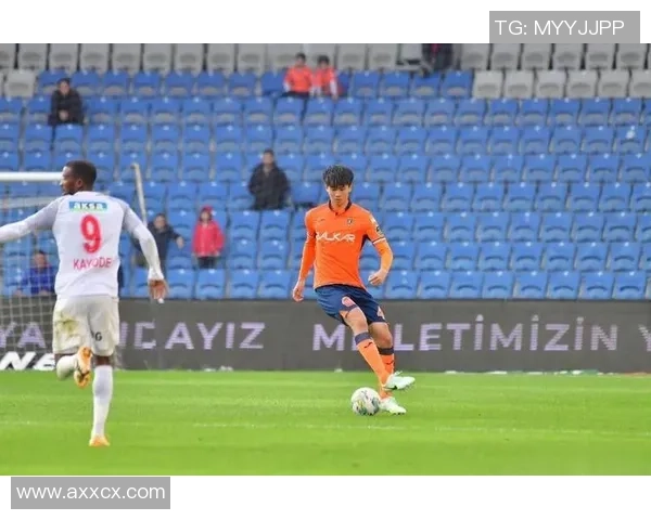 伊斯坦堡士邦迎战尤姆尼耶士邦争夺土超联赛关键三分之战 伊斯坦堡士邦迎战尤姆尼耶士邦争夺土超联赛关键三分之战