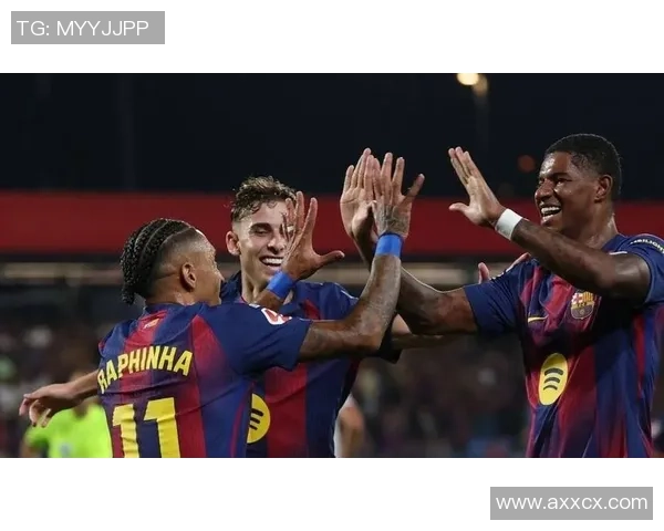 甘伯杯精彩对决巴萨迎战沙佩科人展现足球魅力与团队精神 甘伯杯精彩对决巴萨迎战沙佩科人展现足球魅力与团队精神