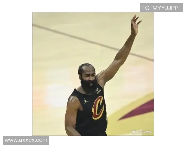 约基奇44+13+7仍无缘日最佳球员!由于他遇到一战破13纪录的哈登 约基奇44+13+7仍无缘日最佳球员!由于他遇到一战破13纪录的哈登